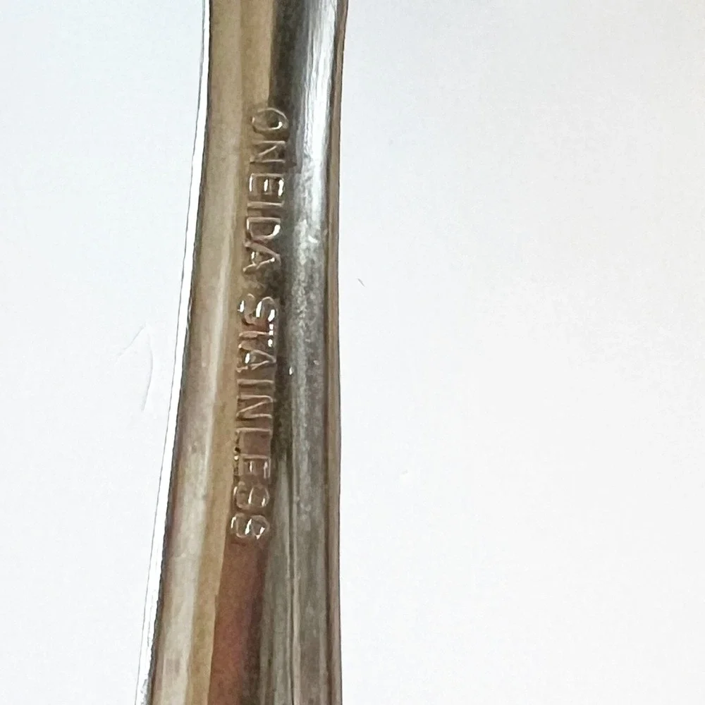 Oneida stainless roseanne